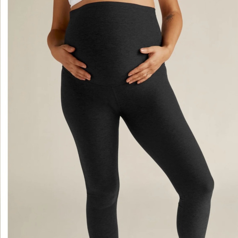 Beyond Yoga Spacedye Love The Bump Capri Maternity Legging in darkest night.